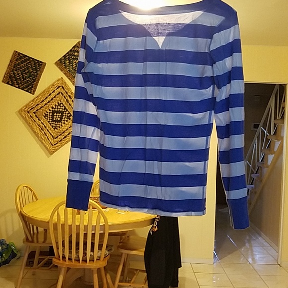 Female shirt - Picture 2 of 2